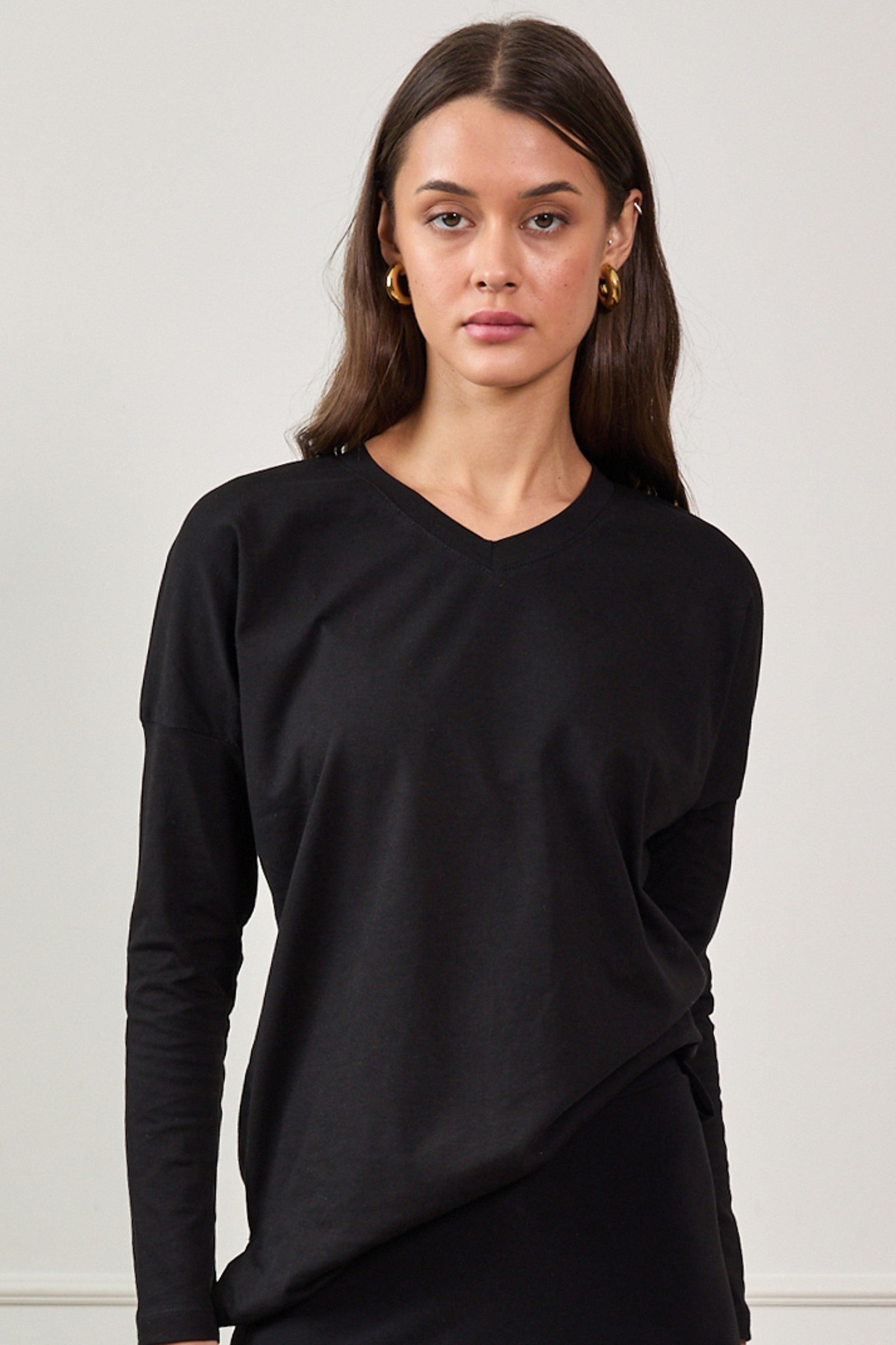 Long sleeve cotton v neck t-shirt