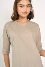 Load image into Gallery viewer, 3/4 sleeve cotton v neck t-shirt
