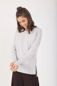 Long sleeve cotton v neck t-shirt